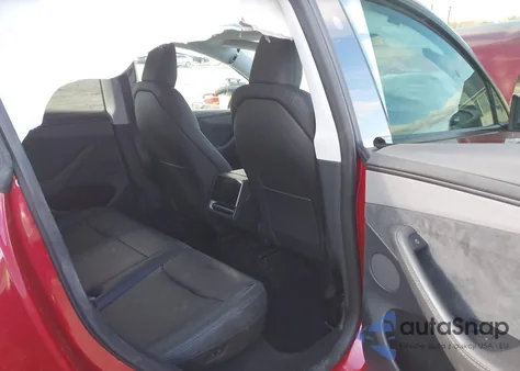 2026 Tesla Model Y Long Range Launch Series/Premium All-Wheel Drive z USA, uszkodzony, nr VIN 7SAYGDEE7TF359512